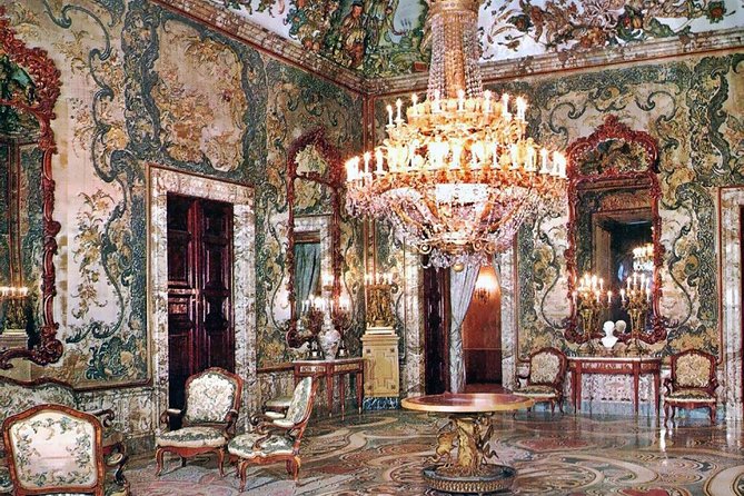 Skip-The-Line Palacio Real De Madrid Guided Palace Tour - Semi-Private 8ppl Max - What to Expect on the Tour