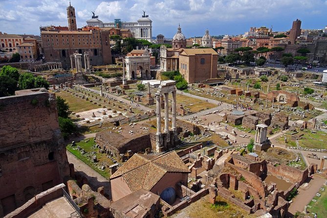 Skip the Line Private Tour of the Colosseum and Ancient Rome With Hotel Pick up - Guide Qualifications