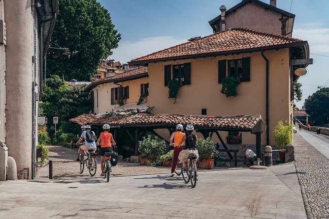 Small-Group Milan Highlights E-Bike Tour - Guest Reviews and Guide Performance