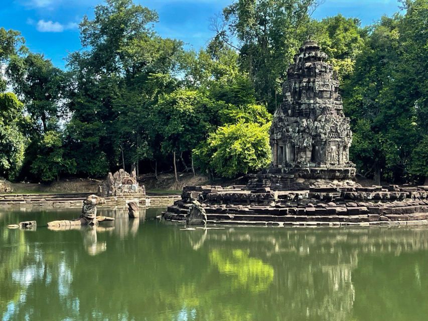 Small-Group Tour of Grand Circuit Temples With Banteay Srei - Pickup and Transportation