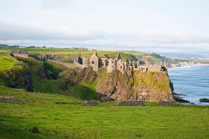 Spanish Belfast And Giants Causeway Tour - Pricing and Booking Details