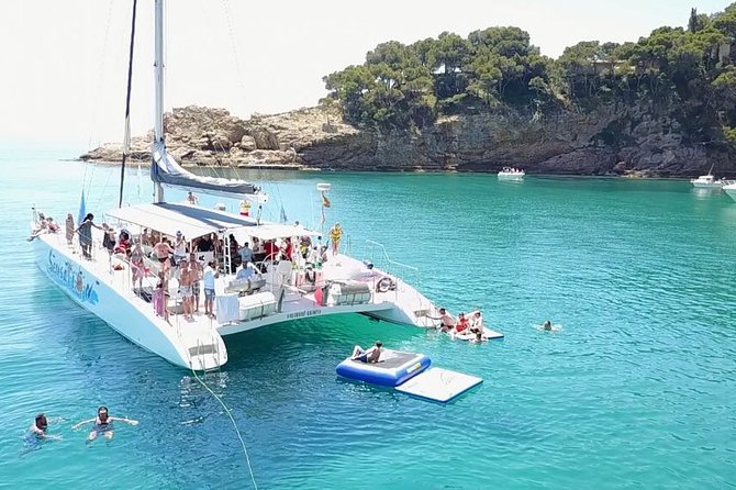 Special Tour for Groups Sailing Along the Costa Brava in a Big Catamaran. Food and Drinks Included. - Varied Drink Options Available