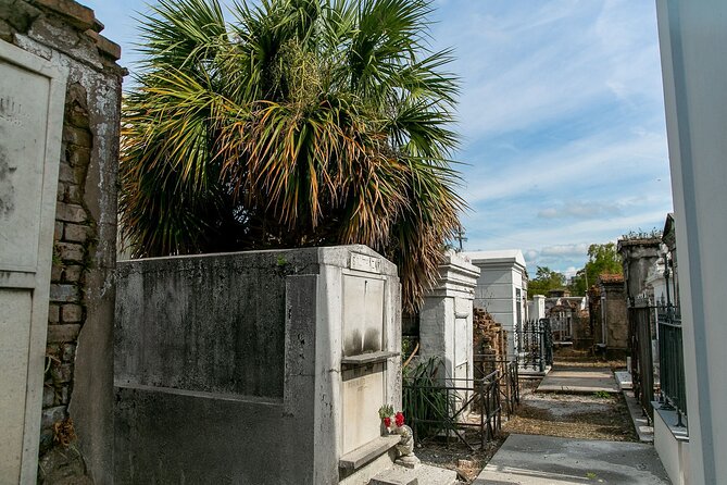 St. Louis Cemetery No. 1 Official Walking Tour - Visitor Information