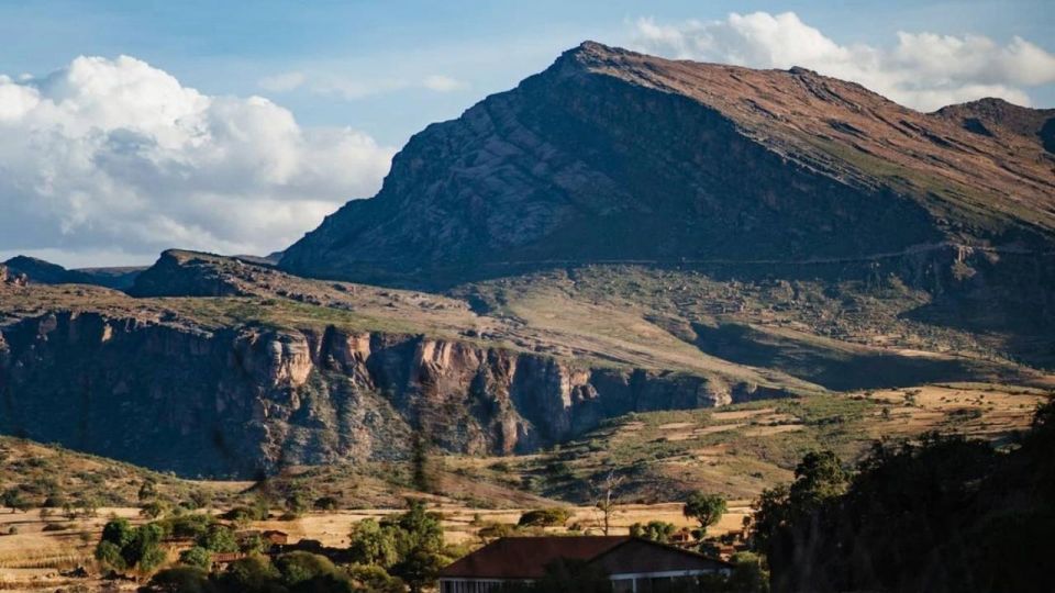 Sucre: 2 Days Trek in Inca Trails and the Crater De Maragua - Exploring Maragua Crater and Surroundings