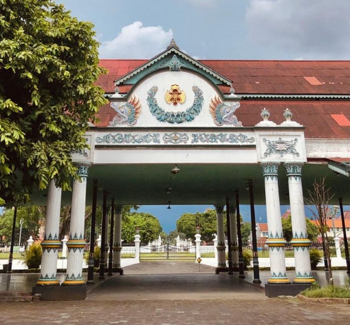 Sultan Palace, Pramban Temple and Water Castle Guide Tour - Availability and Experience