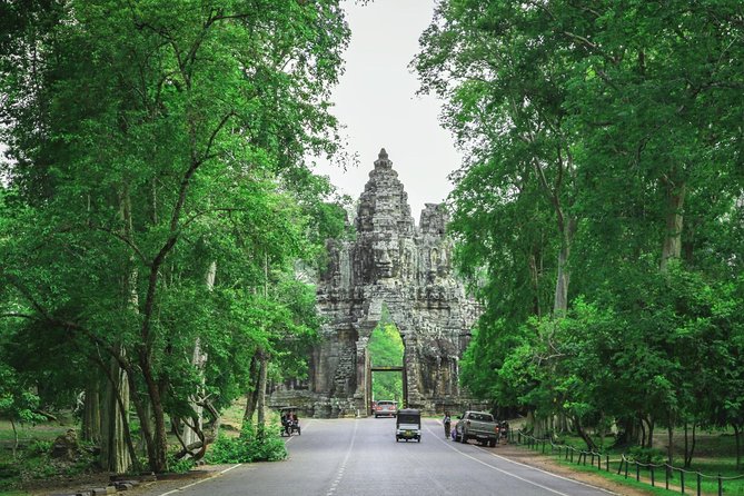 Sunrise Angkor Wat Small-Group Tour From Siem Reap - Tour Group Size