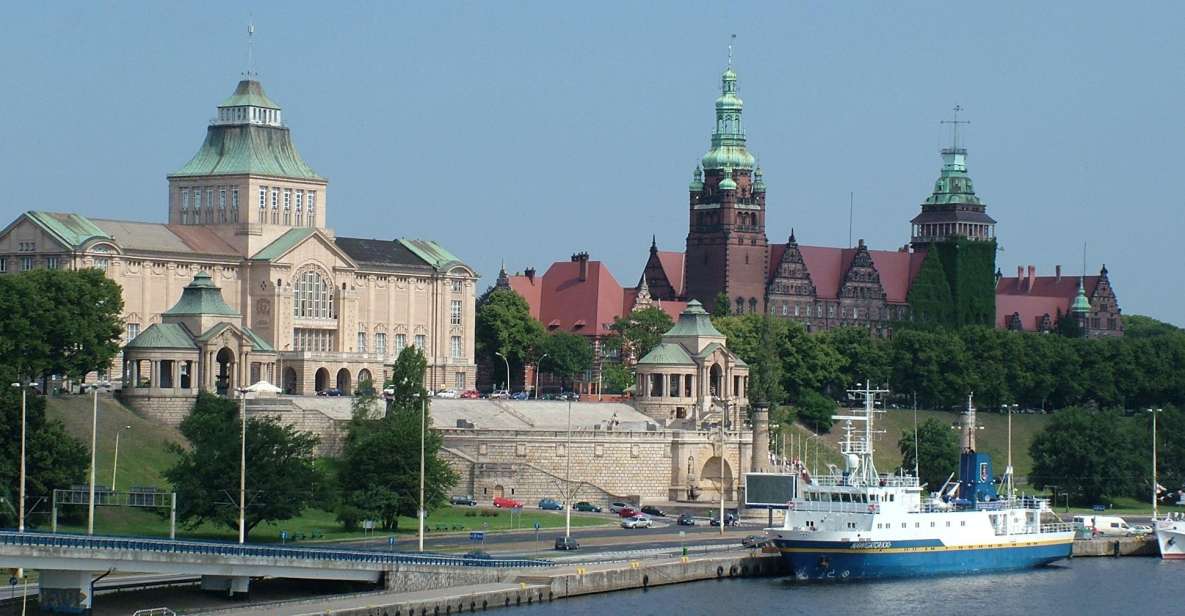Szczecin: Medieval Old Town Private Walking Tour - Guide Service