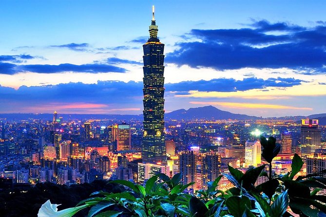 Taipei City Night Tour (3.5 Hours) - English-Speaking Guide