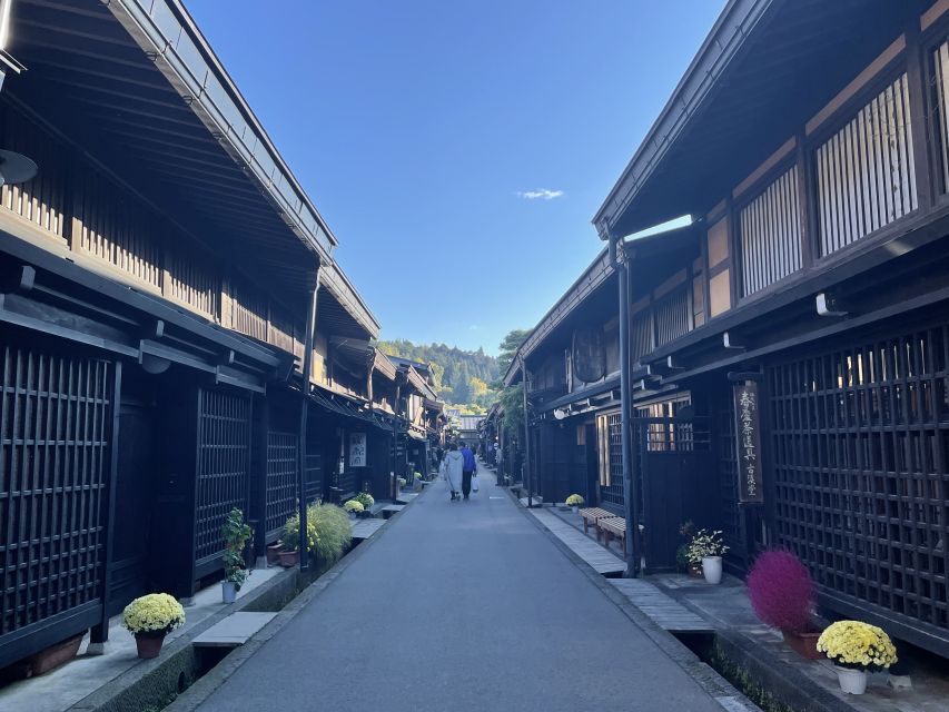 Takayama: Old Town Guided Walking Tour 45min. - Payment and Reservation