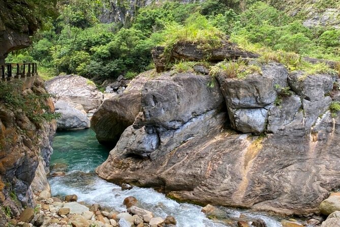 Taroko Gorge Day Tour From Taipei by Car - Safety and Accessibility Information