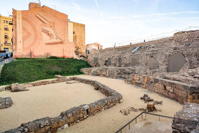 Tarragona Scavenger Hunt and Sights Self-Guided Tour - Language Options Available