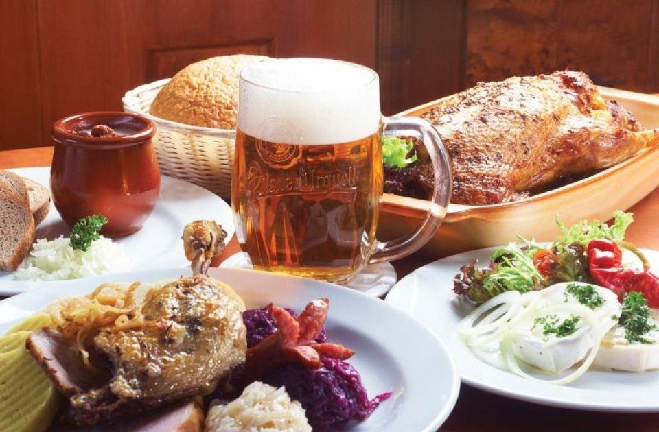 Taste of Prague: 10 Beers and Traditional Czech Dinner - Beer Tasting Experience Overview