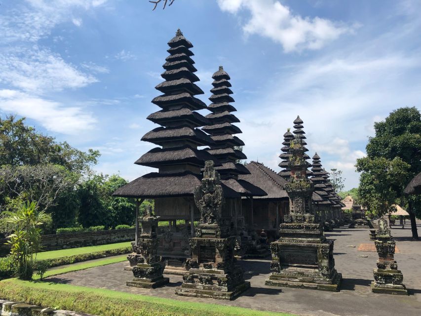 Temple Tanah Lot, Tabanan - Book Tickets & Tours - Guided Temple Escapades