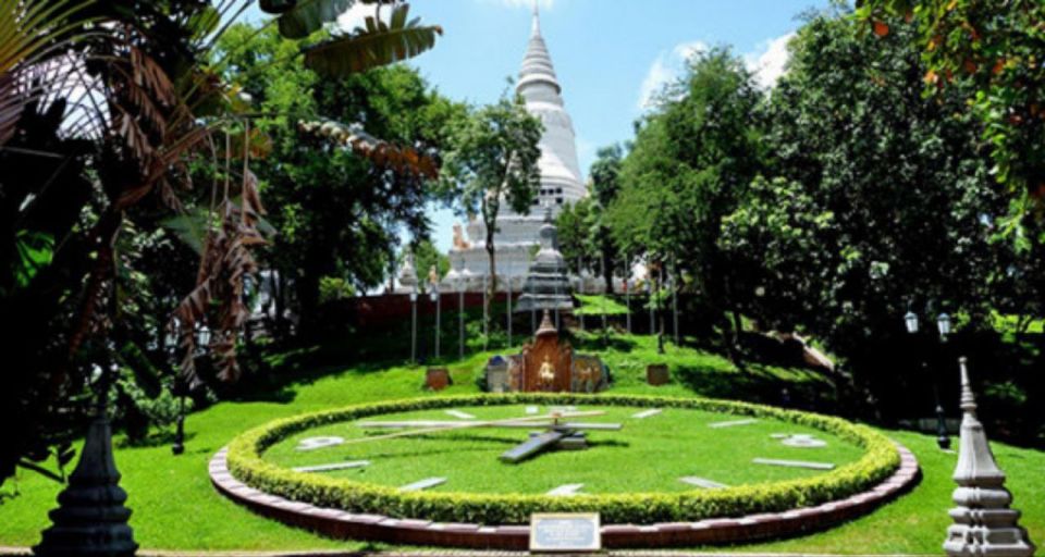Tour in Phnom Penh, Cambodia - Historical & Art Locations Visited