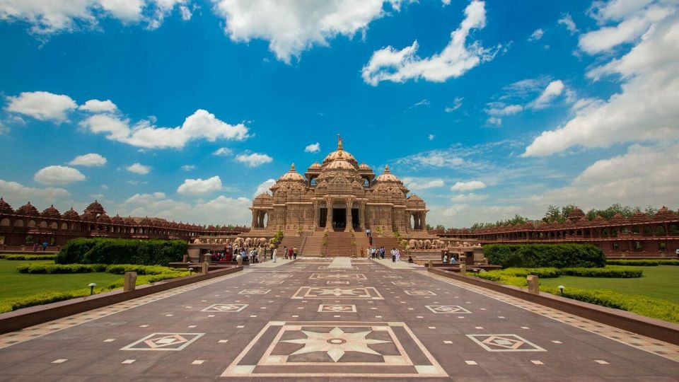 Tour To Swaminarayan Akshardham Guide & Delhi Transfers - Tour Description