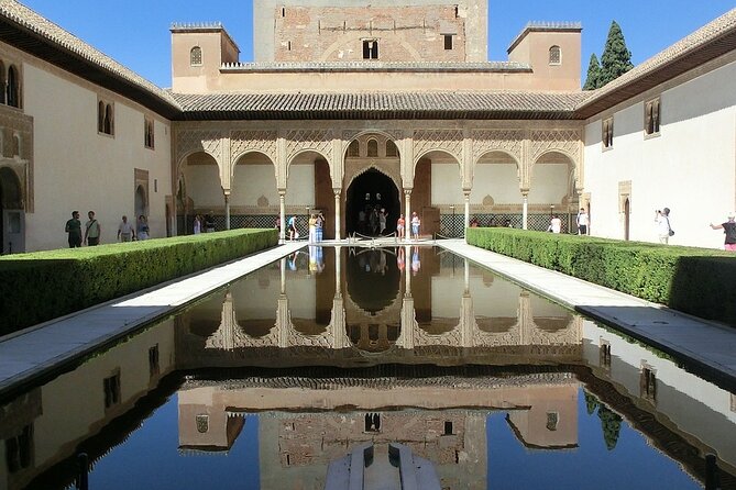 Tour With Audio Guide: Alhambra, Generalife and Alcazaba - Must-See Attractions