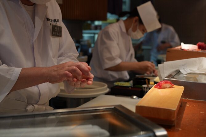 Tsukiji Market Eating Tour, Authentic Sushi & Sake Comparison - Traveler Experience Highlights