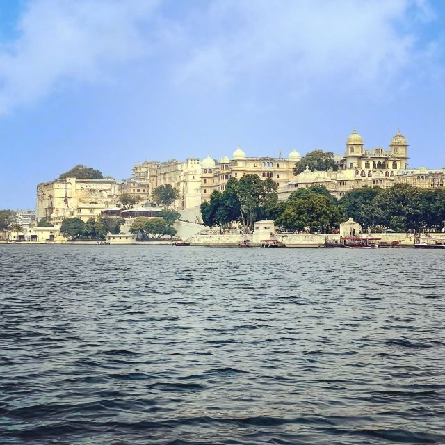 Udaipur: City Palace & Garden of Maidens Private Guided Tour - Tour Highlights