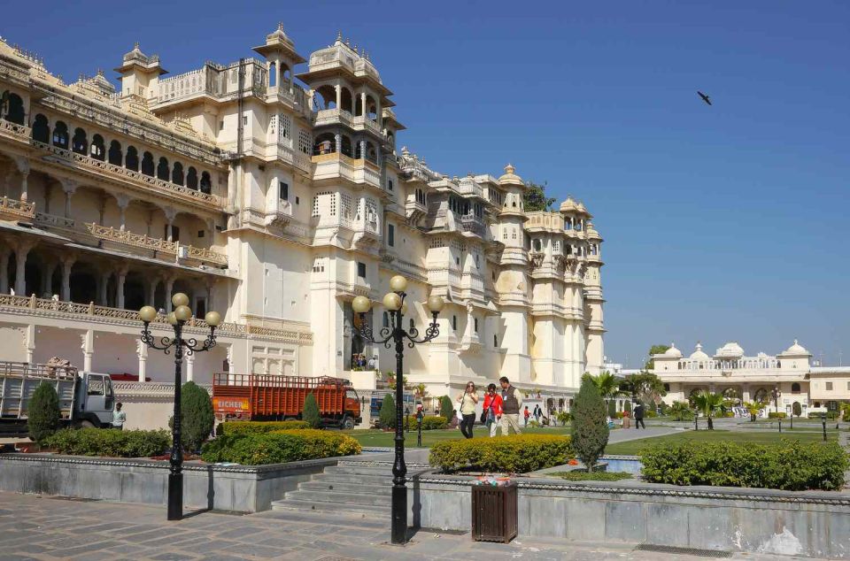 Udaipur: City Palace of Udaipur Tour With Guide - Tour Highlights