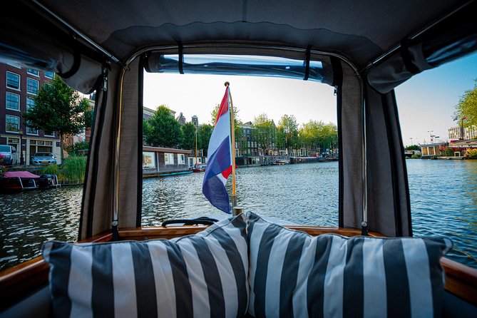 Unlimited Wine Tasting in a Saloon Boat on Amsterdams Canals - Reviews