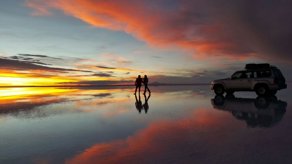 Uyuni Salt Flat at Sunset and Starry Night Private Tour - Inclusions and Special Equipment