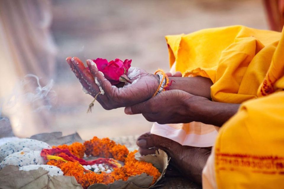 Varanasi: 4 Days Varanasi, Bodhgaya and Ayodhya Trip - Captivating Aarti Ceremony Experience