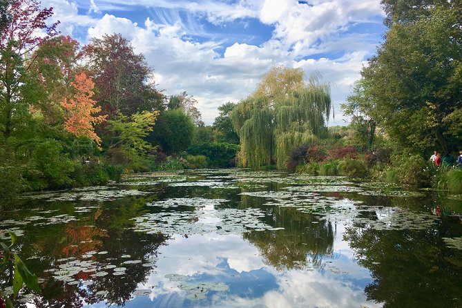 Versailles Palace and Giverny Private Guided Tour From Paris - Customer Experience