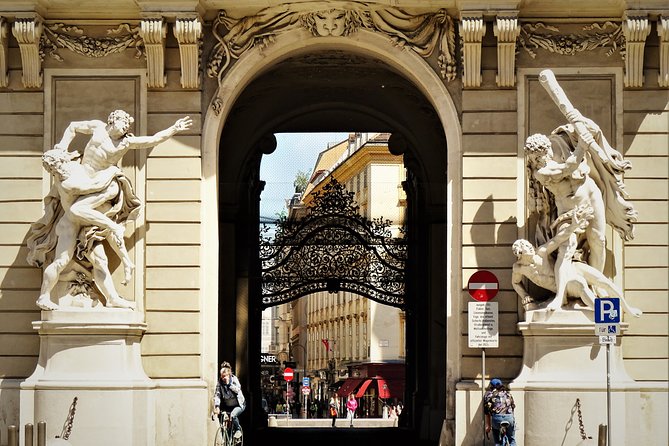 Vienna at First Glance a Private Walking Tour for First Timers - Customer Reviews and Tour Guide Expertise