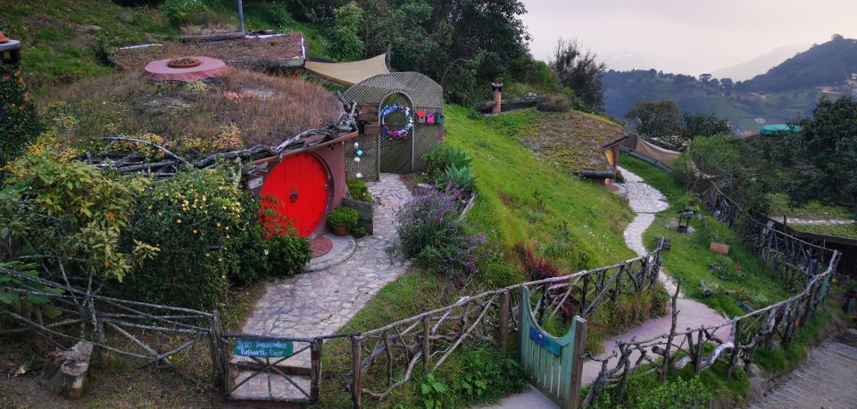 Visit Hobbitenango Themed Park and Antigua Guatemala - Location and Setting