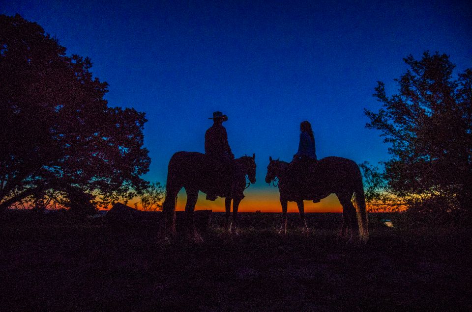 Waco: Sunset Horseback Ride With Campfire, S'mores, & Games - Full Description