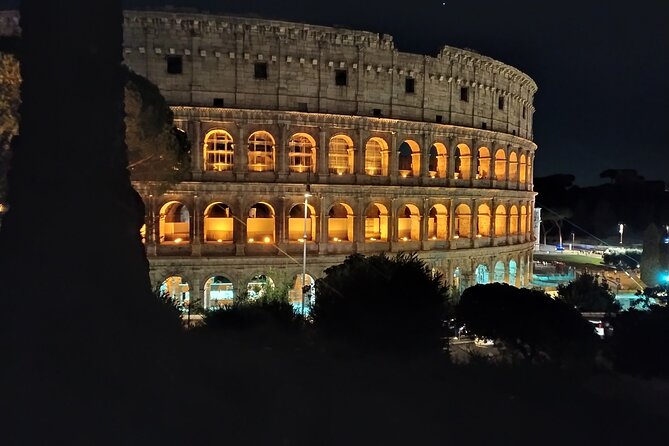 Walk the Magic of Rome at Night - A Glimpse Into Romes History