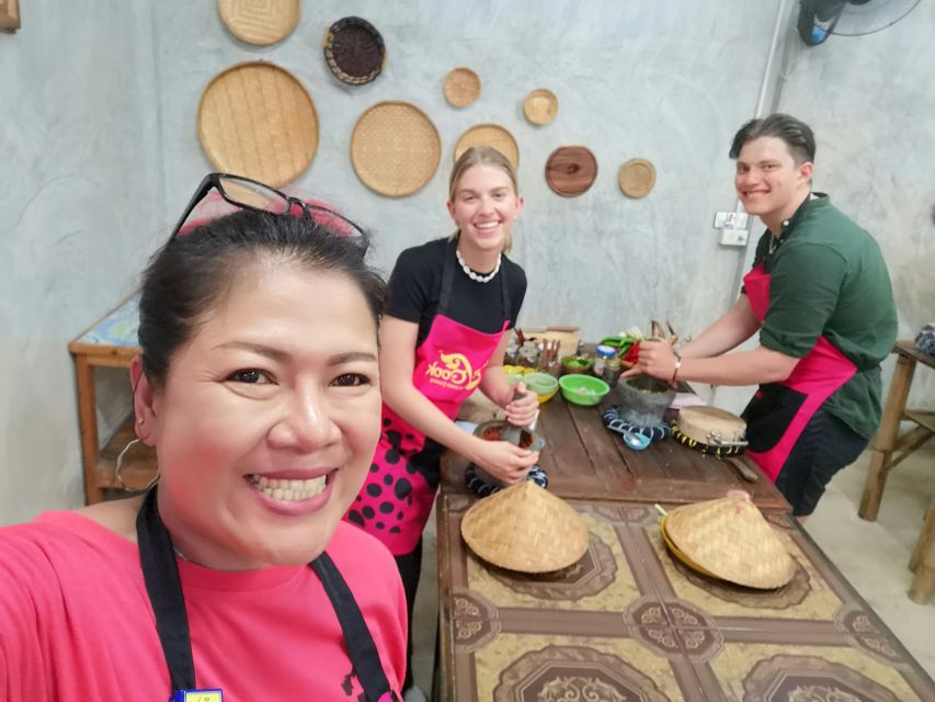 We Cook Thai Home Garden Cooking School - Instructor & Logistics