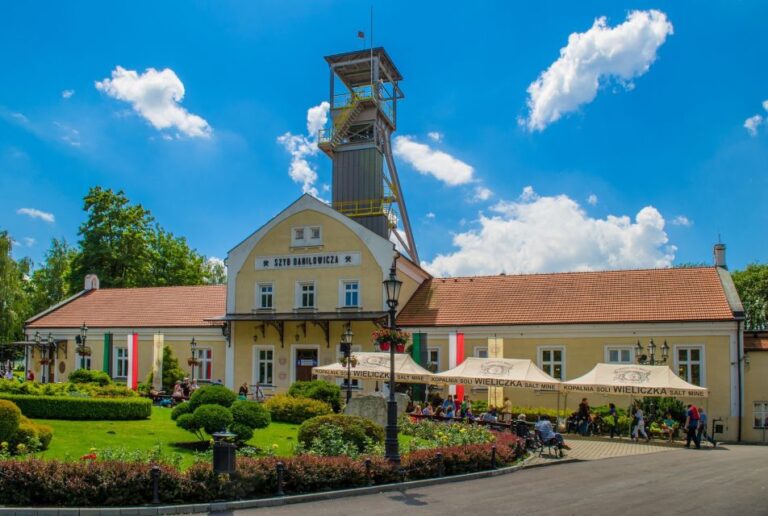 Wieliczka: Salt Mine Entrance and Guided Tour Ticket