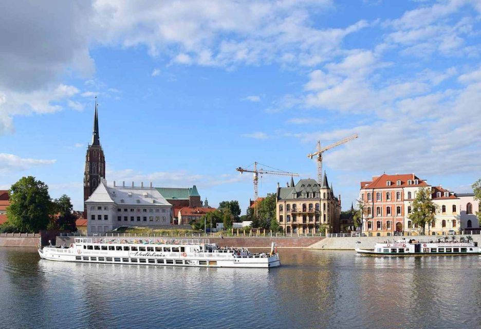 Wrocław: City Walk and Cruise by Luxury Ship - Tour Description