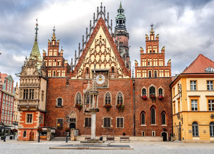 Wroclaw: Express Walk With a Local in 60 Minutes - Participant Information