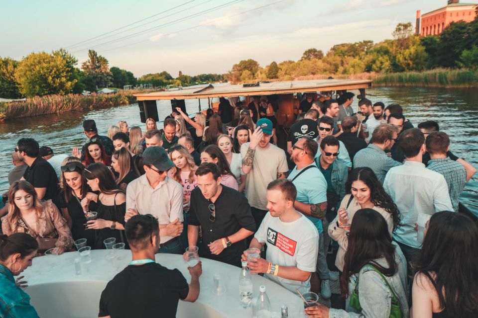 Wroclaw: Oder River Boat Party With Unlimited Drinks - Experience Highlights