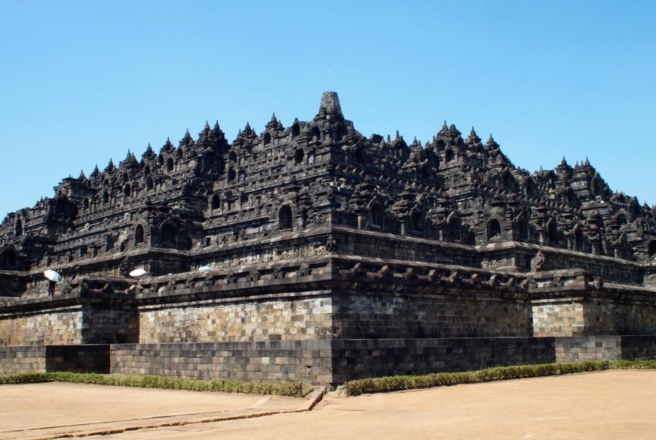 Yogyakarta: Breakfast at Borobudur & Prambanan Private Tour - Inclusions in the Private Tour