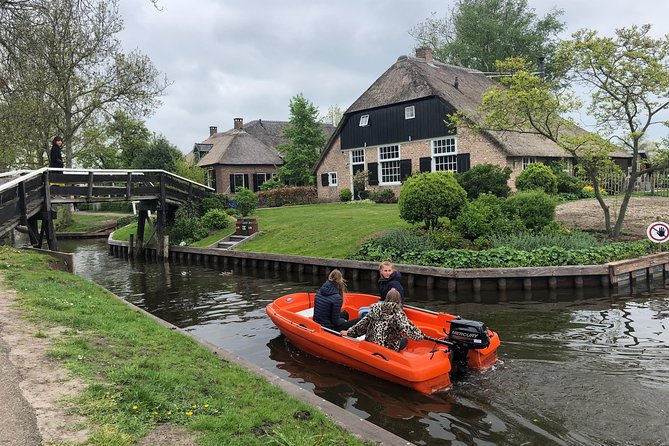 Zaanse Schans & Giethoorn (Holland Combi Tour) - Guided Exploration