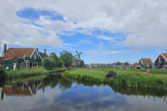 Zaanse Schans & Volendam Small-Group Tour From Amsterdam (7 Pax) - Common questions