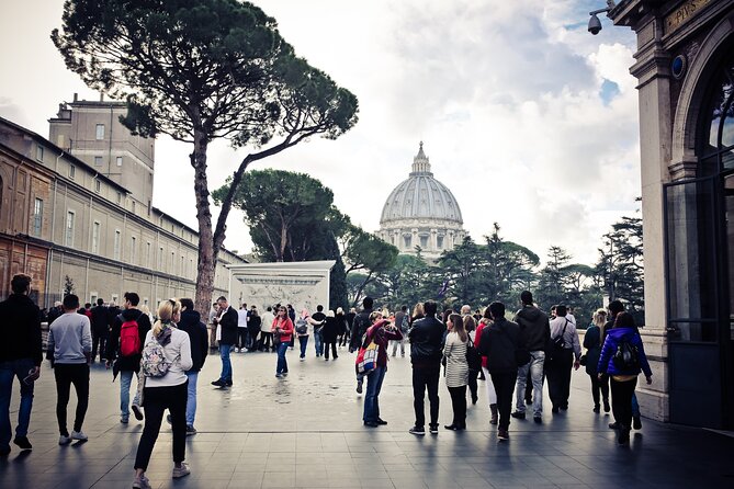 1-Day Rome: Vatican & Colosseum Tour - Assistance and Information Availability