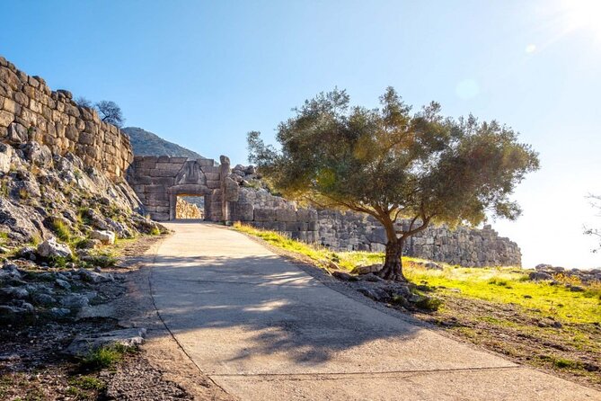 10 Day Group Tour, Mycenae, Delphi, Meteora, Santorini & Mykonos - Meteora Monasteries Visit