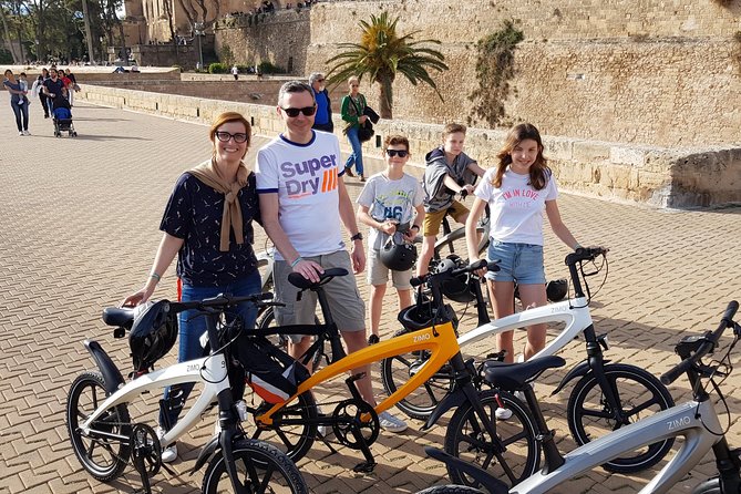 2 Hours Sightseeing E-Bike Tour in Palma De Mallorca - Common questions