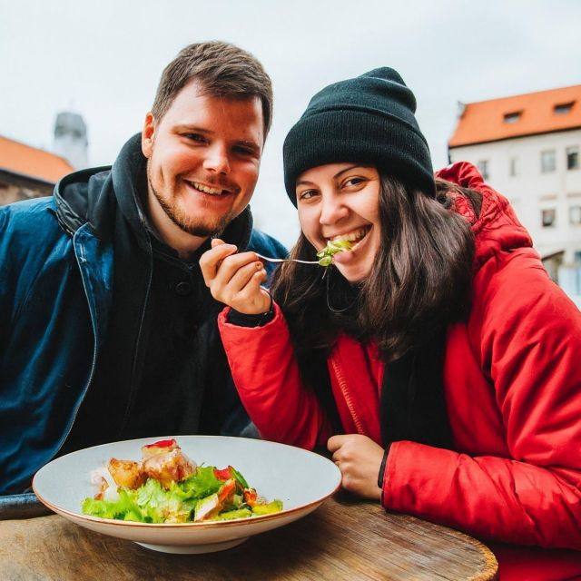 2h Old Town Tour With Czech Food Lunch/Dinner - Common questions