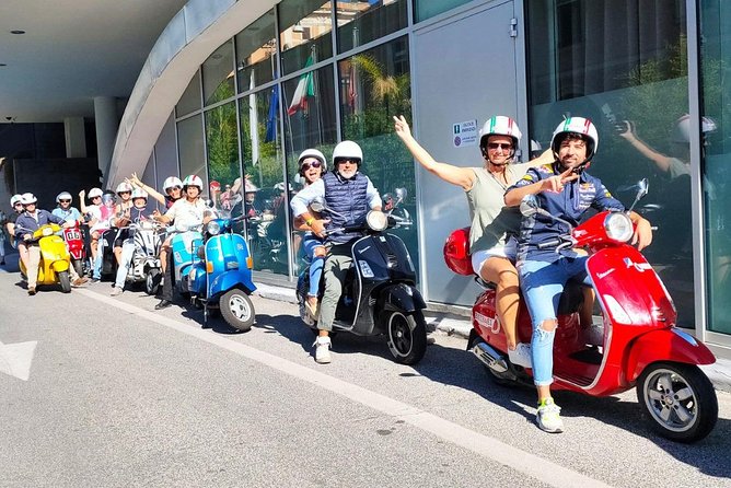 3-Hour Rome Small-Group Sightseeing Tour by Vespa - Traveler Photos Opportunity