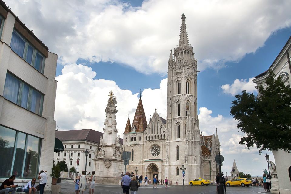 3-Hour Walking Tour in Budapest - Italian-Speaking Tour Guide Provided