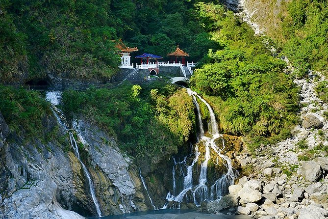 5-Day Round Taiwan Charter Car Tour - Accommodation Information