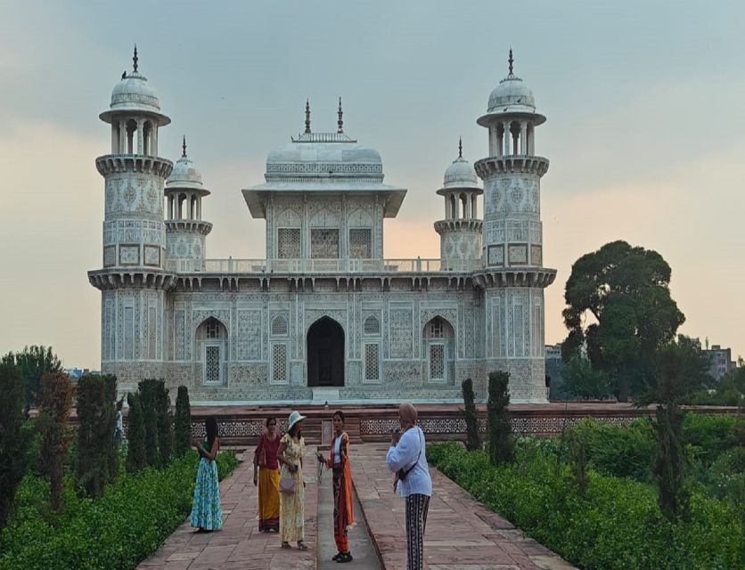 Agra: Sunrise Taj Mahal Tour With Guide - Sunrise Tour Inclusions