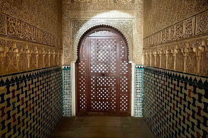 Alhambra and Nasrid Palaces Guided Tour With Tickets - Cancellation Policy and Refunds