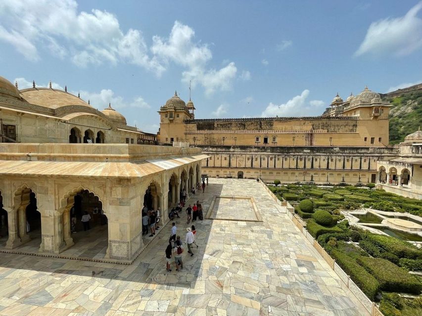 Amber Fort Skip-The-Line E-Tickets & Guide Jaipur Transfers - Booking Description