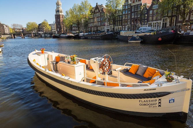 Amsterdam Canal Cruise With Live Guide and Onboard Bar - Customer Feedback and Reviews